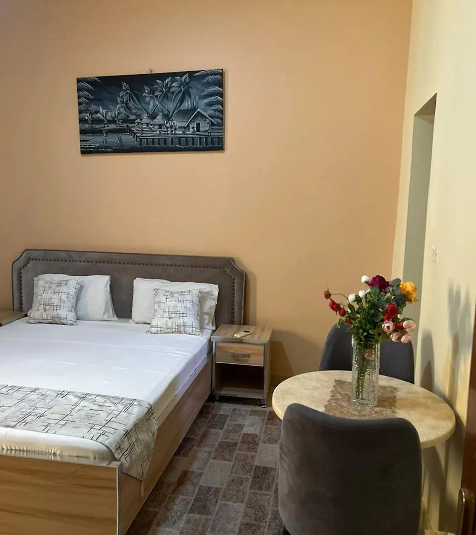 Apt F2- Ideal For Your Stays-Hann Marists 1-Dkr contacts